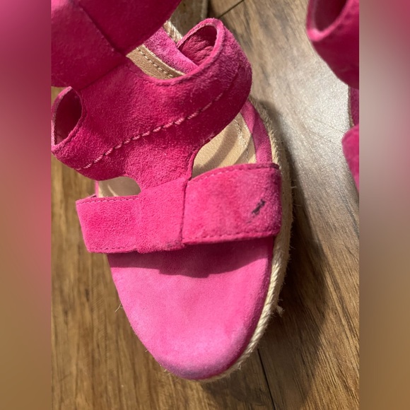 Pink uggs - Picture 2 of 12